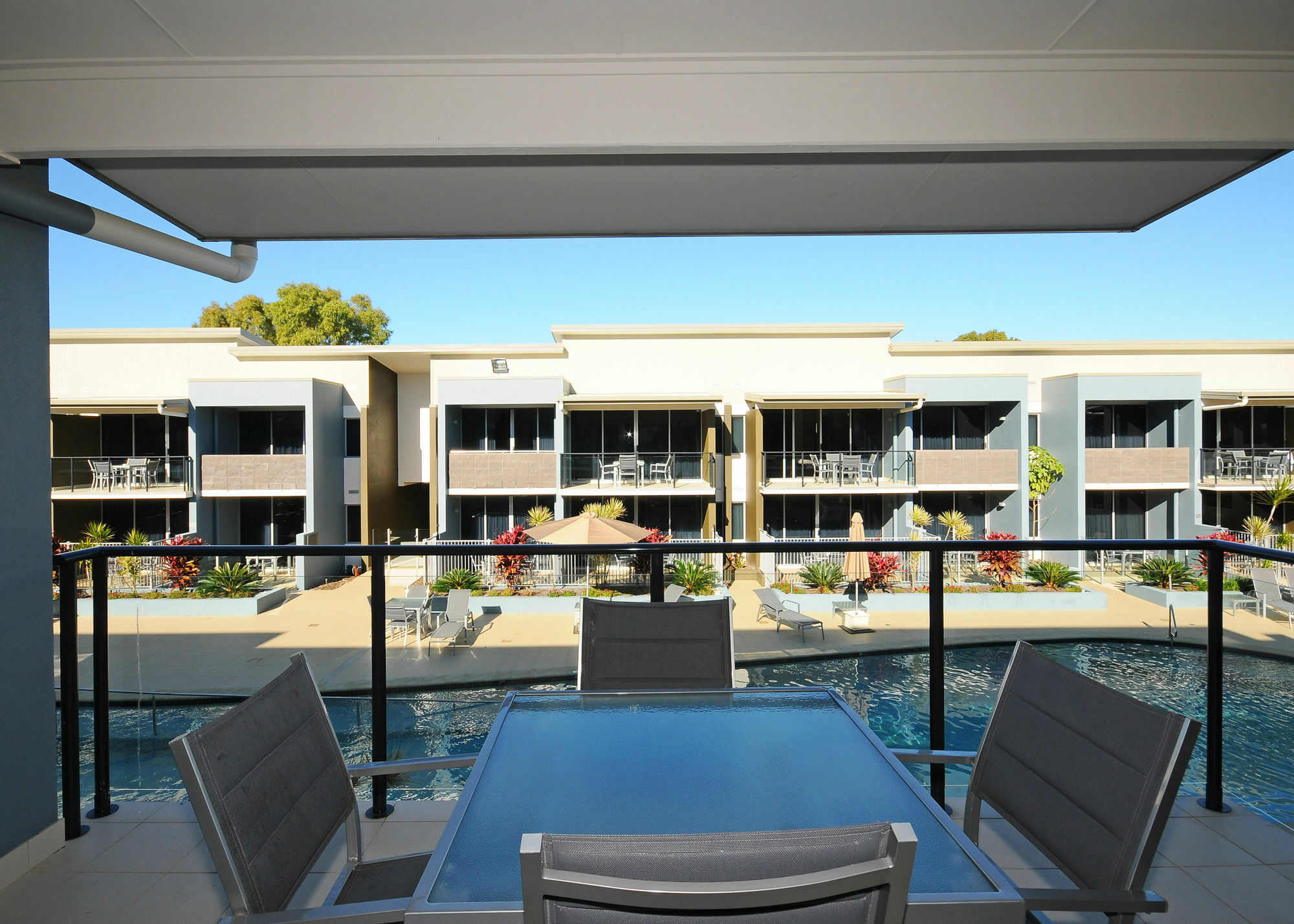 Ramada By Wyndham Hervey Bay Ruang foto View from a balcony